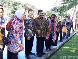 Sidak Persiapan UNBK SMP, Komisi X Apresiasi Kesiapan Surabaya