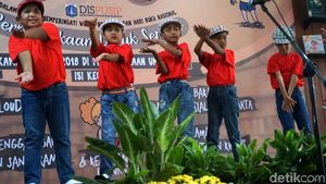 Aksi Anak-anak ABK di Hari Buku Internasional