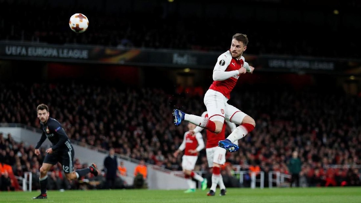 Aksi gelandang Arsenal Aaron Ramsey saat membobol gawang CSKA Moskow di Emirates Stadium, Jumat (6/4/2018) dini hari WIB. (Foto: Eddie Keogh/Reuters)