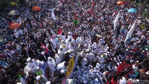 Potret Gelombang Aksi Demo Sukmawati di Berbagai Daerah