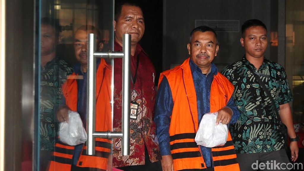 Komplet, KPK Tahan 18 Anggota DPRD Kota Malang Komplet, KPK Tahan 18 Anggota DPRD Kota Malang