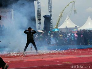 Ekstremnya Gesrek Garut: Dibacok Golok dan Diledakkan Petasan Ekstremnya Gesrek Garut: Dibacok Golok dan Diledakkan Petasan
