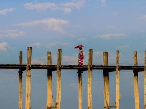Foto: Jembatan Kayu Terpanjang Sedunia Ada di Asia Tenggara?