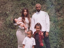 Cerita Kim Kardashian Rayu Anak Pakai Permen agar Mau Berfoto