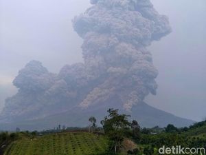 Gunung Sinabung Kembali Erupsi