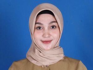 Potret PNS Berhijab Cantik yang Disebut Netizen Mirip Ariel Tatum