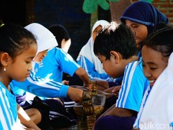 Mematahkan Stereotip Gender dengan Dolanan Anak
