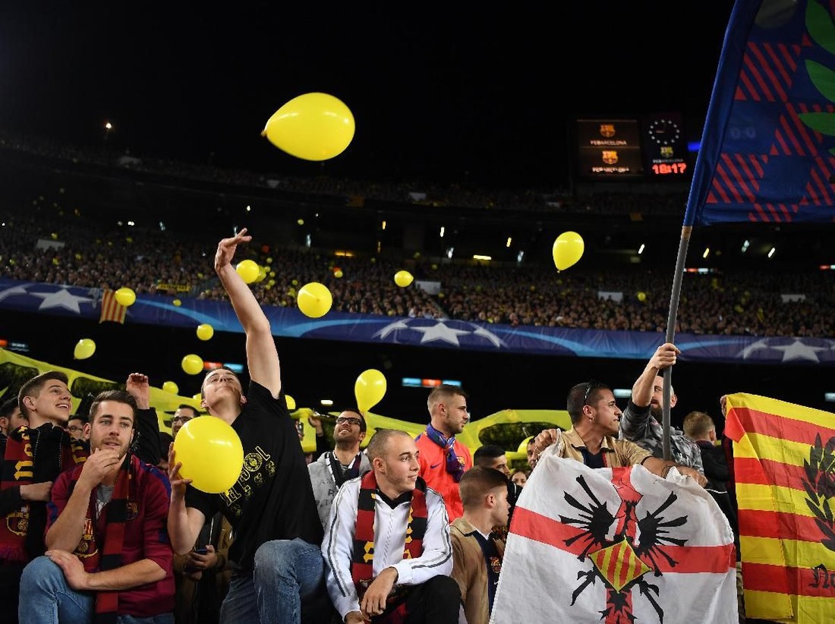 Barcelona didakwa UEFA karena balon kuning (Stuart Franklin/Getty Images)