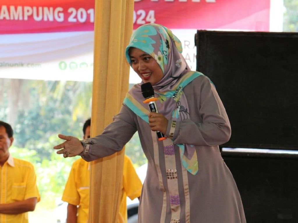 Cawagub Nunik Janji Tak Keluarkan Izin Penambangan Pasir Cawagub Nunik Janji Tak Keluarkan Izin Penambangan Pasir