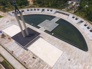 Cerita Ahok di Balik Revitalisasi Lapangan Banteng Cerita Ahok di Balik Revitalisasi Lapangan Banteng