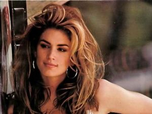 Menyesal Pernah Foto Tanpa Busana, Lihat Pose Cindy Crawford di Masa Lalu
