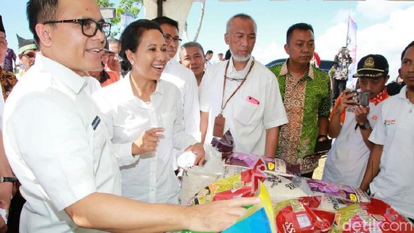 Rini Beli Beras Organik hingga Jagung di Banyuwangi, Borong Bu