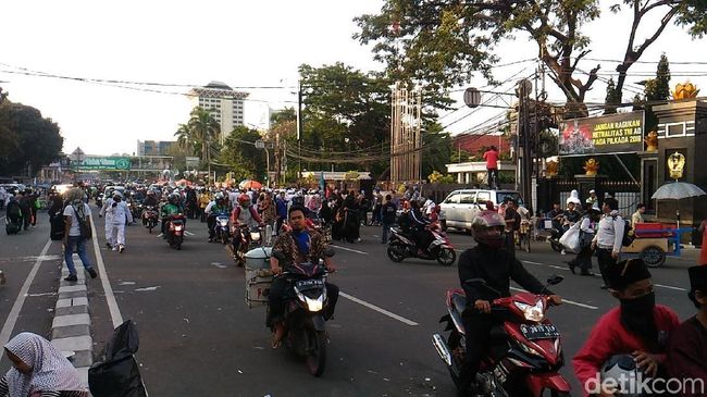Massa PA 212 Bubar, Lalin di Gambir Kembali Dibuka 