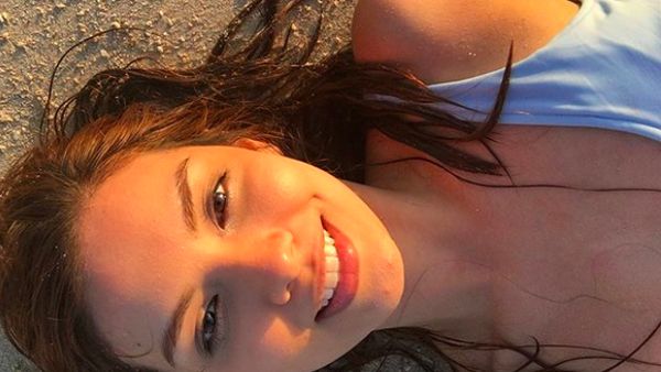 Viral Dokter Gigi Cantik Keturunan Iran