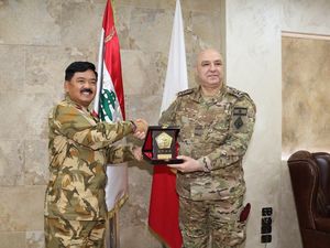 Heboh Kunjungan Panglima TNI ke Lebanon karena Hoax Bendera Terbalik