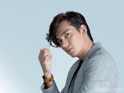 Sihir Adipati Dolken di Pemotretan Celeb of The Month Bulan Ini