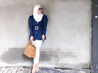 10 Gaya Mewah Pengusaha Hijab Malaysia, Koleksi Tas Seharga Apartemen