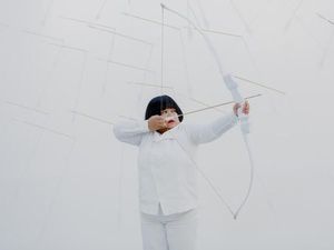 Melati Suryodarmo Lesatkan 800 Anak Panah di Galeri Nasional Australia