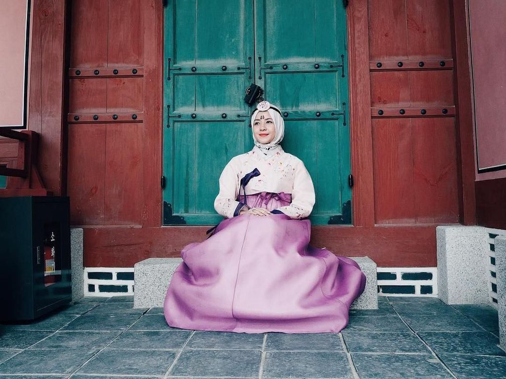 Anyonghaseyo, Cantiknya Gaya Hijab Natasha Rizki Saat Jalan-Jalan di Korea Anyonghaseyo, Cantiknya Gaya Hijab Natasha Rizki Saat Jalan-Jalan di Korea