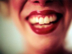 Punya Gigi Berantakan? Rajin-Rajin Bersihkan Biar Tak Jadi Kanker Mulut