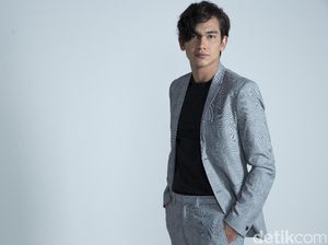 The Gifted Adipati Dolken Celeb of The Month Bulan Ini The Gifted Adipati Dolken Celeb of The Month Bulan Ini
