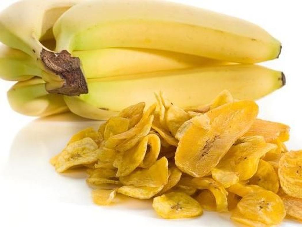 Gurih Enak Keripik Pisang dan Keripik Singkong, Camilan Saat Santai Gurih Enak Keripik Pisang dan Keripik Singkong, Camilan Saat Santai