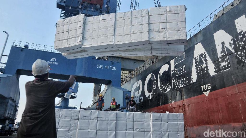 Sebagian Bongkar Muat di Priok Mau Dialihkan ke Cilegon Sebagian Bongkar Muat di Priok Mau Dialihkan ke Cilegon
