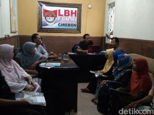Terancam Gagal Naik Haji, Jemaah Global Insani Cirebon Ngadu ke LBH Terancam Gagal Naik Haji, Jemaah Global Insani Cirebon Ngadu ke LBH
