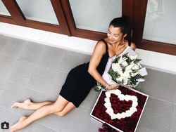 Kejutan Manis dari Suami dan Anak di Ultah Jennifer Bachdim