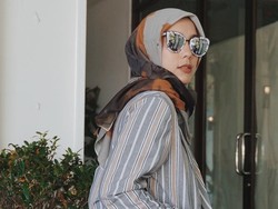 Gaya Ini Nge-Hits di Kalangan Hijabers: Tampil Formal dengan Blazer