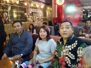 Dheddy Salon dan Ely Sugigi Tegaskan Bahwa Lucinta Luna adalah Pria Dheddy Salon dan Ely Sugigi Tegaskan Bahwa Lucinta Luna adalah Pria