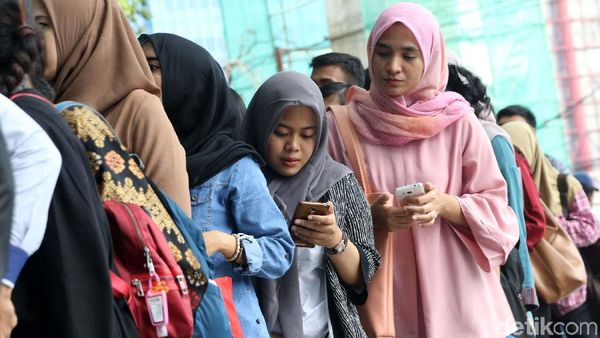 Pencari Kerja di Indonesia Career Expo Membludak