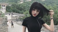 Foto: Wanita Cantik Seperti Boneka yang Suka Traveling