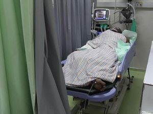 Perawatan Pasutri yang Terbakar di Kos Dipindah ke RS Dr Soetomo Perawatan Pasutri yang Terbakar di Kos Dipindah ke RS Dr Soetomo