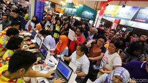 Pengunjung Padati Garuda Indonesia Travel Fair 2018
