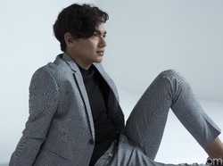 Ladies! Lihat Pemotretan Celeb of The Month Bareng Adipati Dolken Yuk