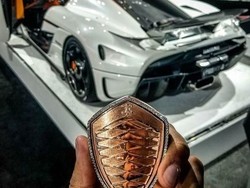 Keren, Kunci Mobil Sport Ini Terbuat dari Emas dan Berlian