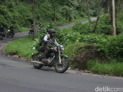 Pencinta Royal Enfield Jajal Jakarta-Bandung via Jalur Selatan Jabar