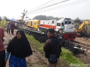 Penasaran, Warga Berduyun-duyun ke Lokasi KA Sancaka Vs Truk Trailer