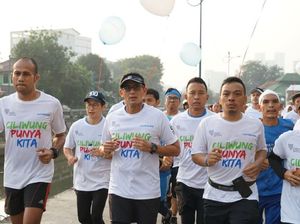 Sandi: Dishub Harus Berani Derek Mobil di Kawasan Elite Senopati Sandi: Dishub Harus Berani Derek Mobil di Kawasan Elite Senopati