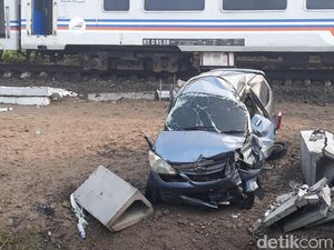 Pemilik Mobil Ringsek di Dekat Rel Terungkap, Kini Diperiksa Polisi Pemilik Mobil Ringsek di Dekat Rel Terungkap, Kini Diperiksa Polisi