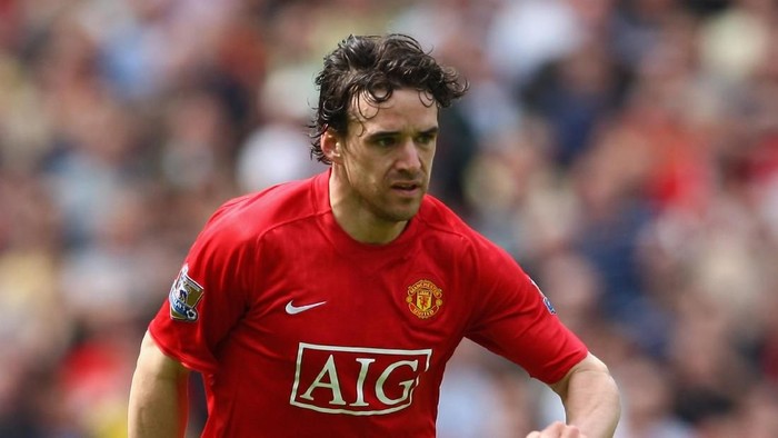 MANCHESTER, UNITED KINGDOM - MAY 03:  Owen Hargreaves of Manchester United in action during the Barclays Premier League match between Manchester United and West Ham United at Old Trafford on May 3, 2008 in Manchester, England.  (Photo by Clive Mason/Getty Images)