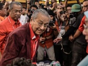 Masalah Ekonomi Lebih Penting daripada Korupsi Bagi Malaysia?