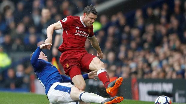 James Milner ditarik keluar digantikan Alex Oxlade Chamberlain. (