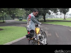 Seperti Dilan, Ini Gaya Keren Jokowi Geber Chopper