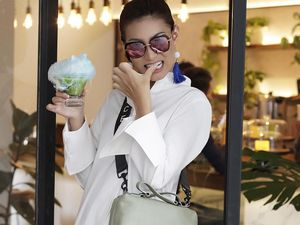 Begini Aksi Patricia Gouw, Model Cantik Nan Kocak Saat Makan!