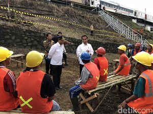Ditemui Jokowi, Pekerja Padat Karya di Sukabumi Minta Naik Gaji