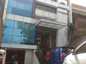 Polda Sulsel Datangi Gedung AbuCorp, Kantor Abu Tours di Jakarta Polda Sulsel Datangi Gedung AbuCorp, Kantor Abu Tours di Jakarta