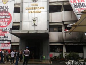 Foto: Kebakaran di Gedung SDM Polda Metro Jaya