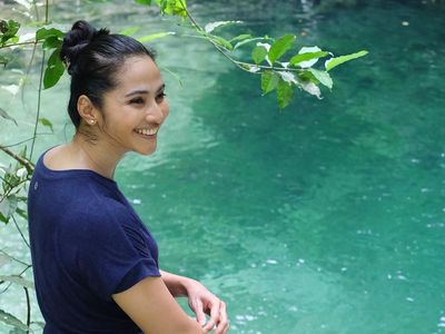 Foto: Maudy Koesnaedi & Air Terjun Favorit Putri Diana